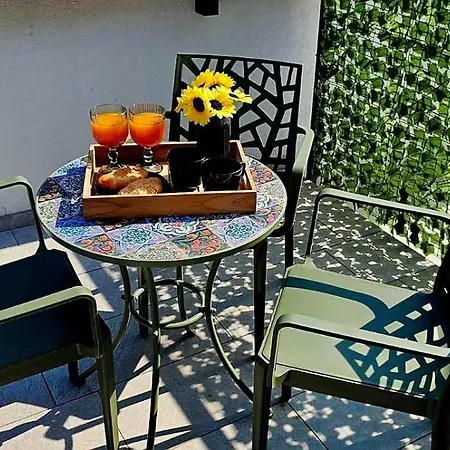 Kamarin Apartament *